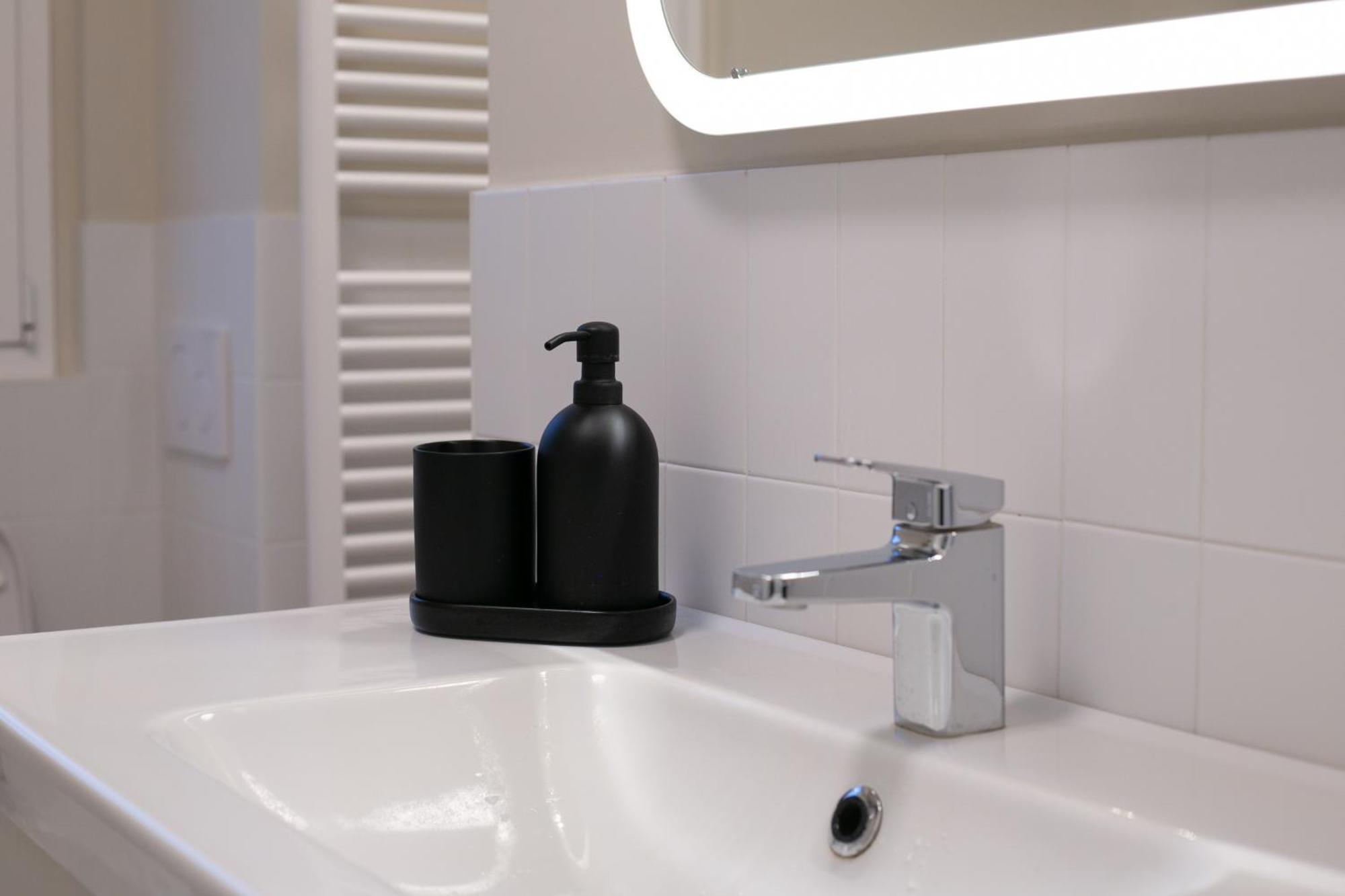 Dreams Exclusive Apartments With Terrace - Free Parking - M1 Station - Near Center Mailand Exterior foto